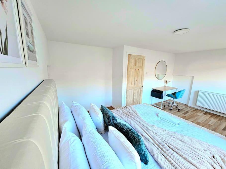 Spacious Haven With Free Parking Glasgow Zewnętrze zdjęcie