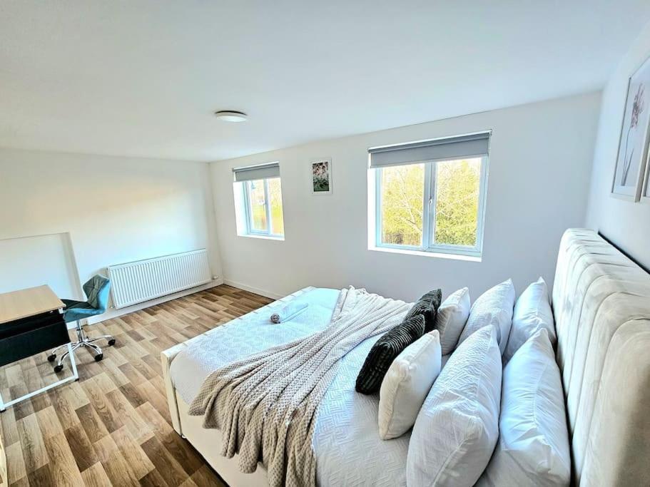Spacious Haven With Free Parking Glasgow Zewnętrze zdjęcie