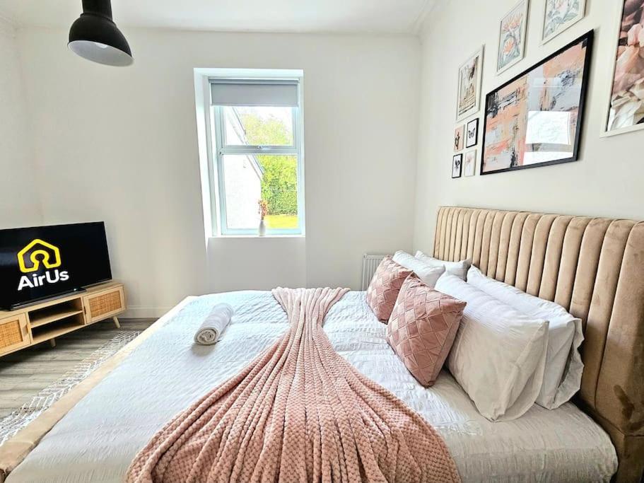 Spacious Haven With Free Parking Glasgow Zewnętrze zdjęcie