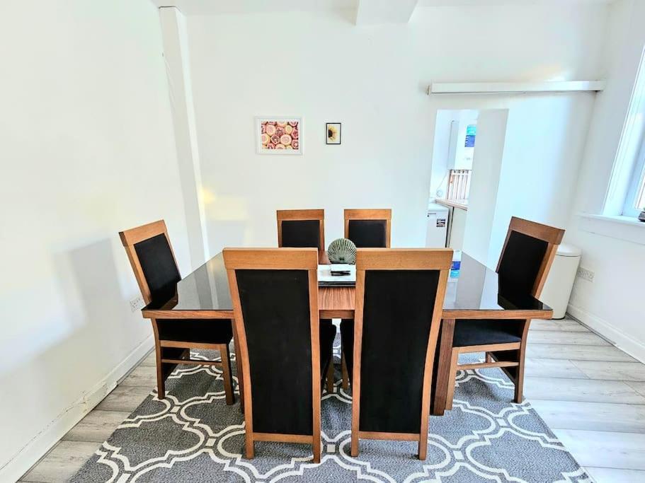 Spacious Haven With Free Parking Glasgow Zewnętrze zdjęcie