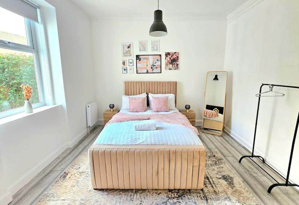 Spacious Haven With Free Parking Glasgow Zewnętrze zdjęcie